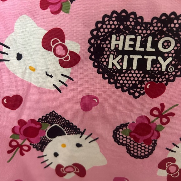 Hello Kitty Pink Medical Top - Picture 4 of 6
